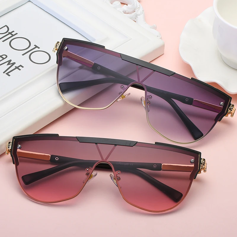 

2021 men Latest Sunglasses Ladies Oversized Gradient Sunglasses Retro Sunglasses Female Luxury Designer UV400 Sunglasses