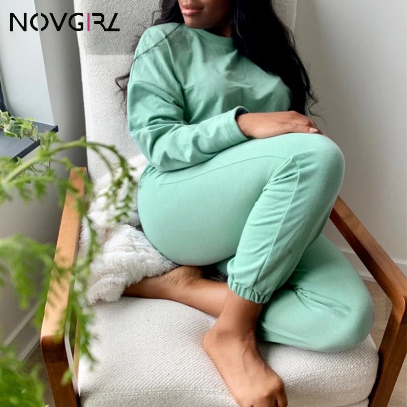 Женский комплект из двух предметов Novgirl укороченный топ с капюшоном и длинные