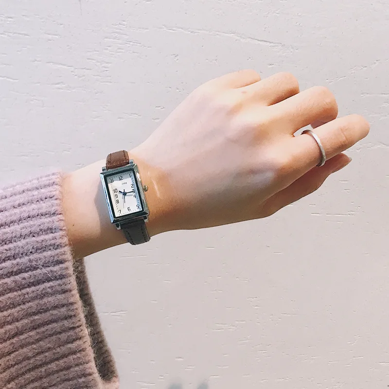 

Vintage Lederen Retro Vrouwen Horloges Elegante Rechthoek Ontwerp Dames Quartz Horloges Kleine Vrouwelijke Klok Vrouwen Horloge