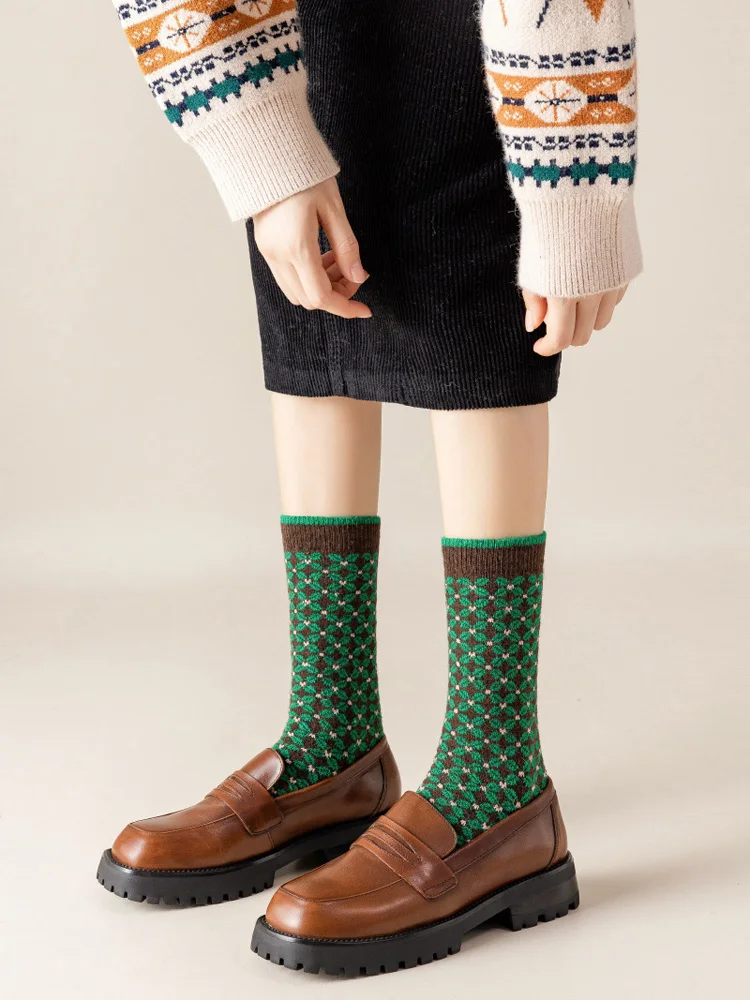 Qisin 1Pairs Lange Socken Frauen Mode Winter Kalt Widerstand Warm Halten Wolle Socke Dicke Geomeric Muster Koreanische Luxus socken – Detail 10