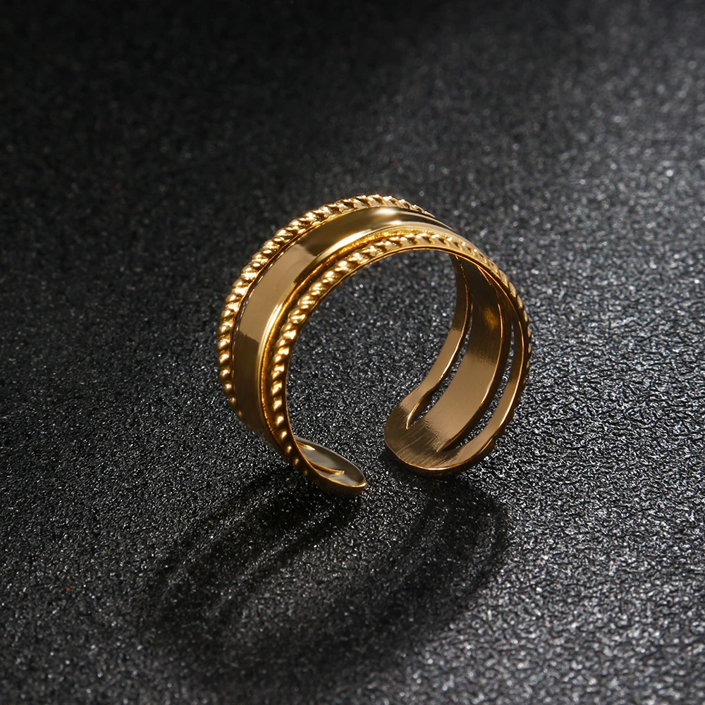 Adorable Union Gold Ring