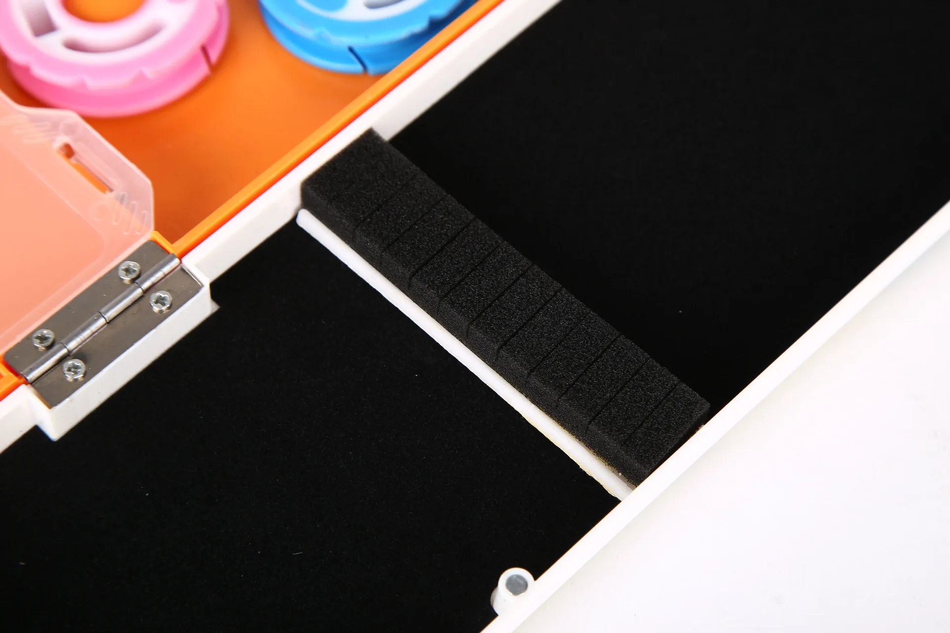

550 Multi-Purpose Coloured Drawing Floating Box Fishing Gear Fishing Tackles Rubber Shaft Widened Extra-large ABS Original Packa