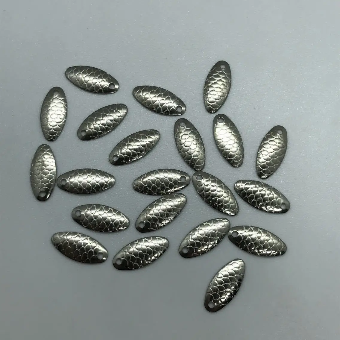 

Sunflower Seed Sequin White Copper Creek Brother Table Cover Nanometer XIAOCHONG Hook Fly Sequin Bionic Lure Help Cast Snakehead