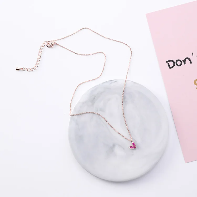 

Female Simple and Generous Zircon Clavicle Chain Chic Cold Wind Ed Heart Necklace for Women