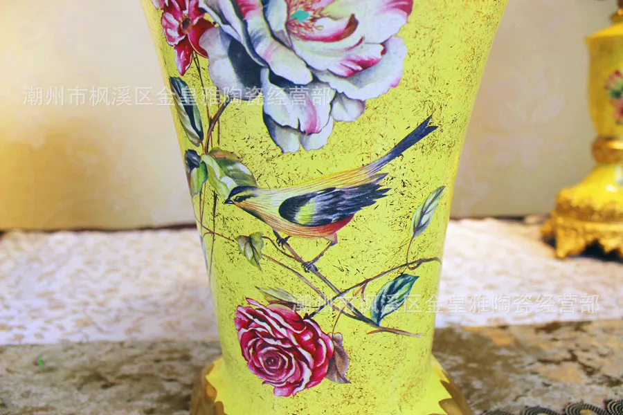 Creative European Ceramic Vase High-grade Painted Flower and Bird Arrangement Vase Living Room Handmade Decorations Home Style A