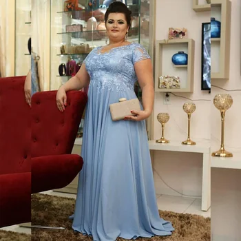 

2020 Latest Gorgeous Sky Blue Plus Size Mother of the Bride Dresses Lace Jewel Neck Short Sleeves Wedding Guest Gowns Big Size