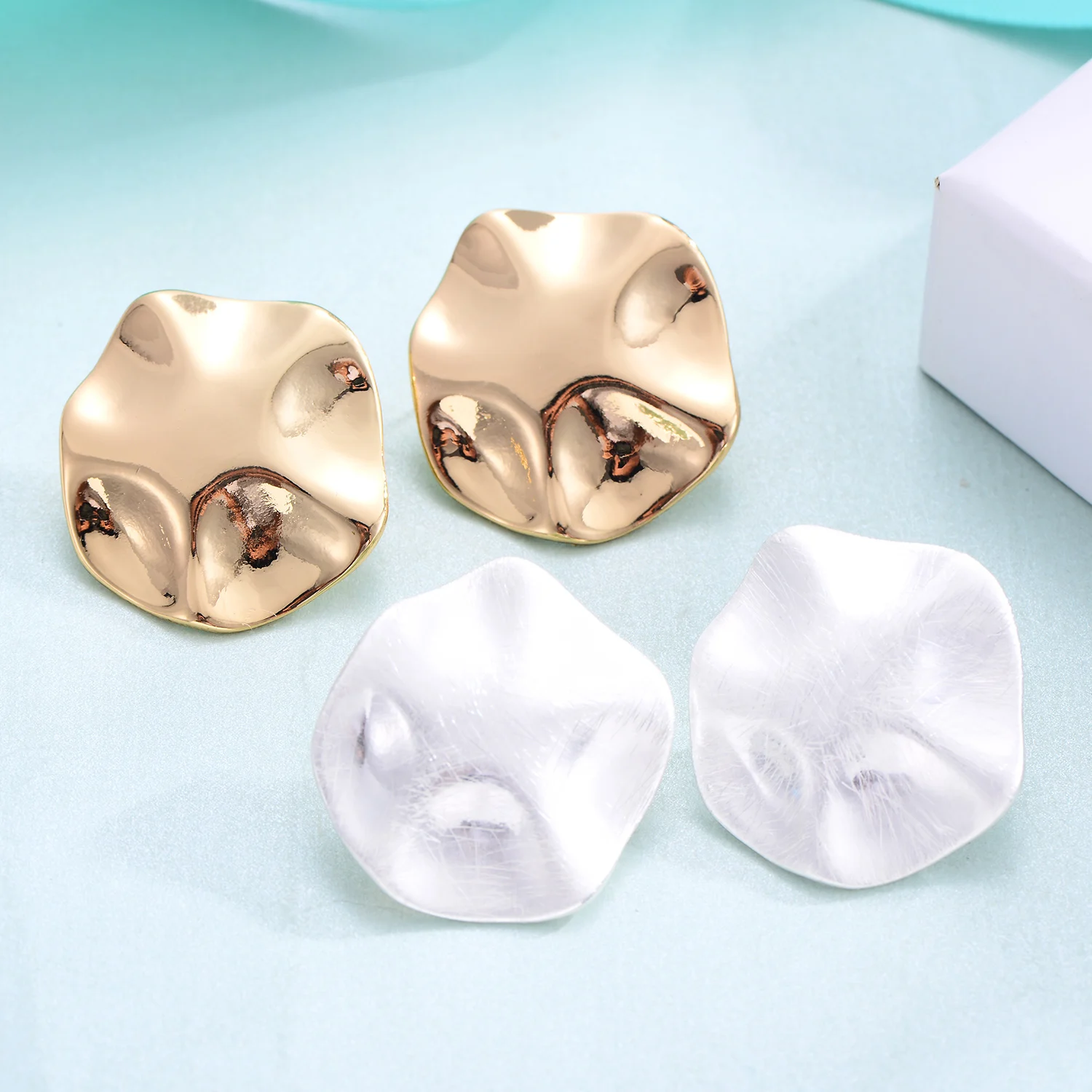 

Gold Silver Color Round Stud Earrings For Women Geometric Copper Earring Fashion Jewelry pendientes boucle d'oreille femme 2019