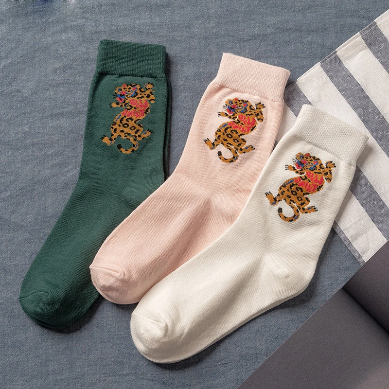 

Autumn and Winter New Tube Socks Student Cotton Socks Cartoon Wild Embroidery Personality Trend Stockings for Men and Women
