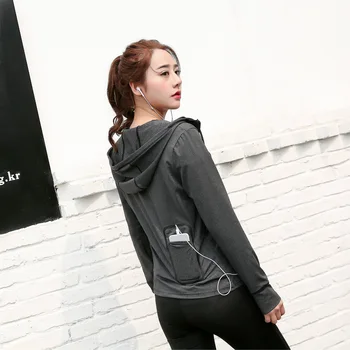 

The new lady coat after leisure pocket hoodie moisture absorption and sweating running fast dry long sleeves