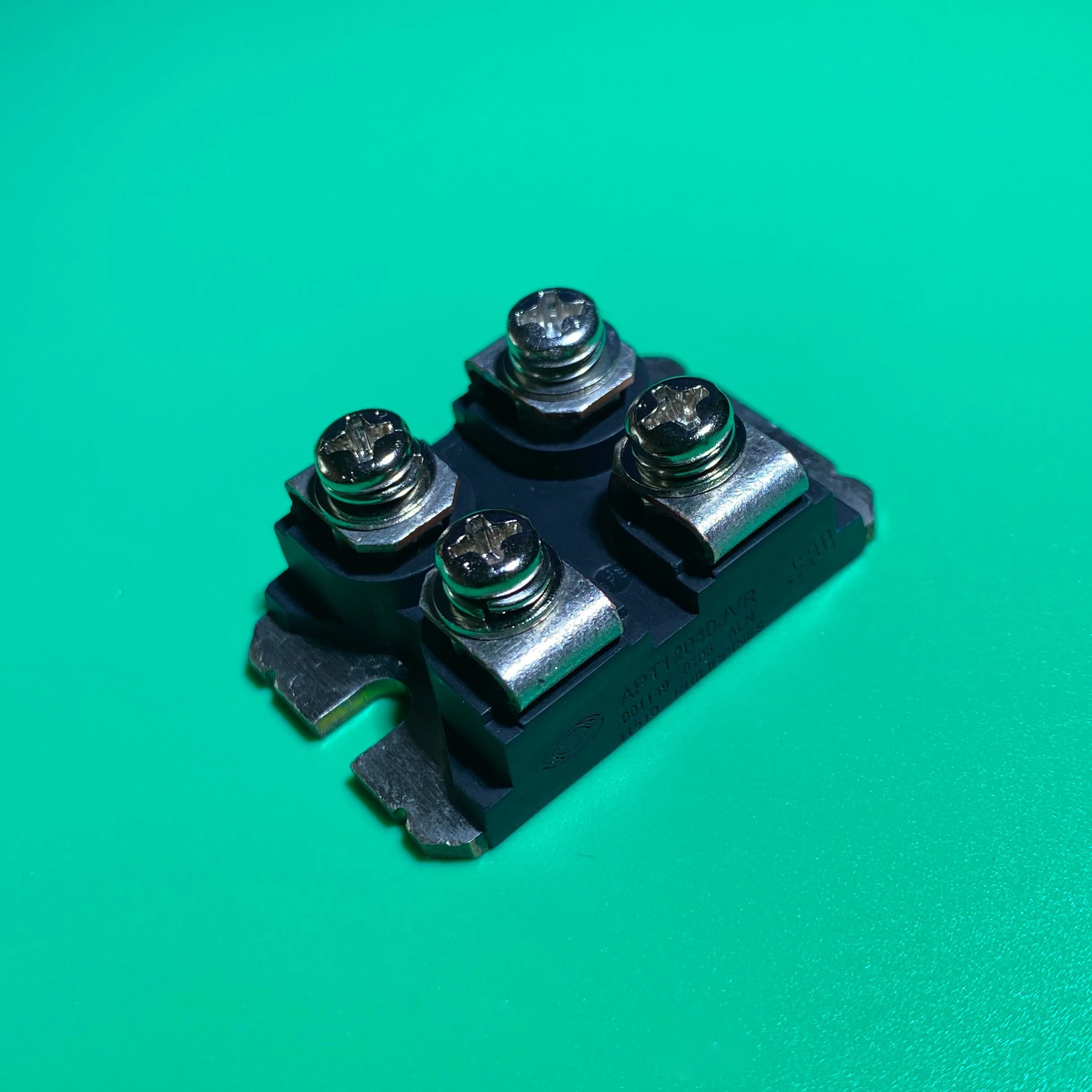 APT12040JVR IGBT APT12040 JVR POWER MOS V IS A NEW GENERATION OF HIGH VOLTAGE N-CHANNEL ENHANCEMENT MODE MOSFETS APT 12040JVR |