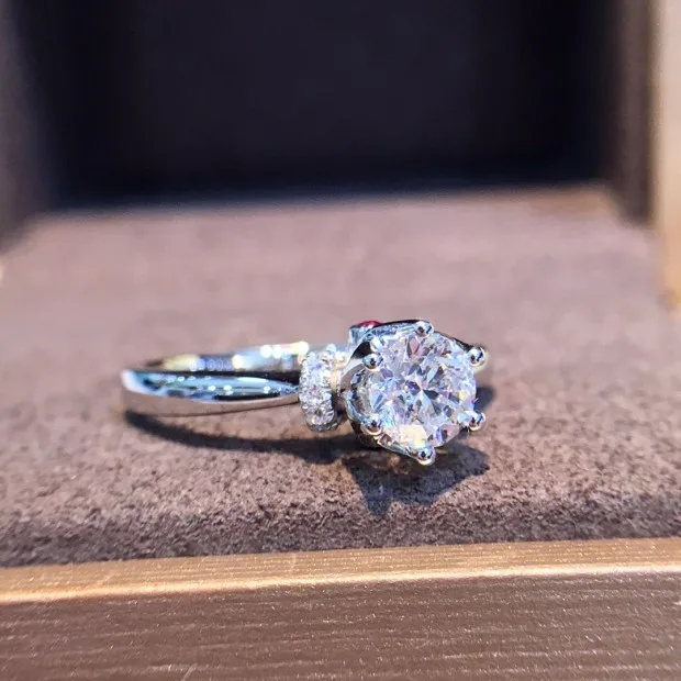 Рисунок 2 - Кольцо из чистого золота с натуральным бриллиантом