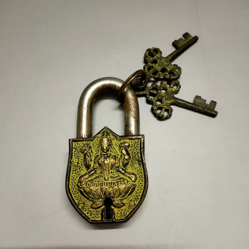 

Elaborate Chinese old style Copper fengshui buddha lock with 2 keys Antique craft
