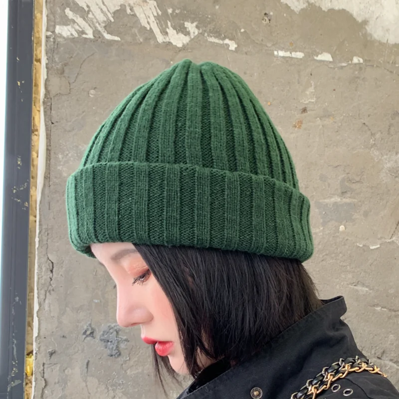Женская однотонная Повседневная теплая вязаная шапка Skullies Beanies шапки бини женский корейский стиль Элегантный Красивая осенне-зимняя модная шапка - Цвет: green