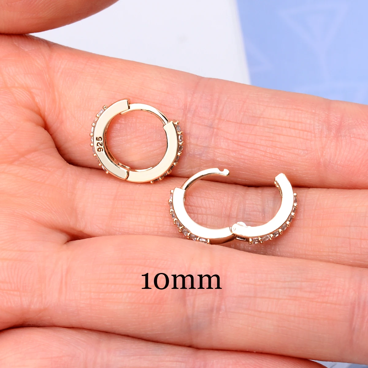 Small Girls Hoop Earring Tiny Ear Ring Cartilage Huggie Piercing Hoop Stud Conch Earlobe Tragus Circle Women Hoops