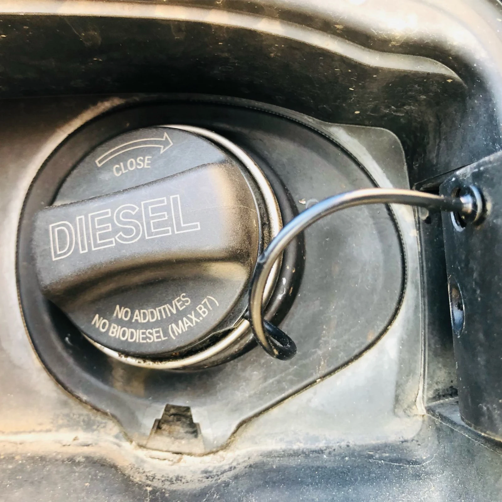 Fuel Tank Cover Fuel Oil Tank Cover Cable Sling Gas Cap Rope Line For BMW X1 X3 X4 X5 X6 Z4 Mini