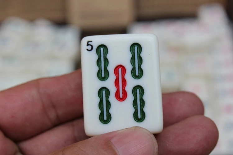 Large Mahjong Portable Wooden Boxes Set Table Game Mah-jong Travelling Board Game Indoor Antique Leather Box English Manual