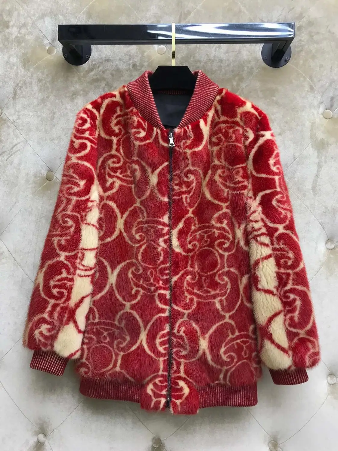 

Arlene sain 2019 Autumn and winter imported velvet little mother-in-law two-color oversize baseball uniform fur female coat