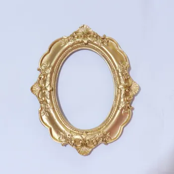 

European Style Photo Frame Retro Mini Photo Frame Home Decor Trends Necklace Jewelry Props Decoration Mini Resin Hollow Frame