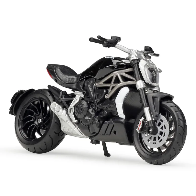 Bburago 1/18 1:18 Масштаб Triumph Rocket III литая под давлением пластиковая металлическая мотоциклетная демонстрационная модель детская маленькая игрушка для мальчиков - Цвет: Ducati Xdiavel S