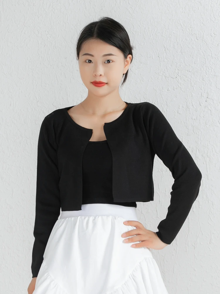 Blouses Black Cropped Knitted Sweater Korean Fashion Cardigan Female Women's Coat Spring 2025 Clothing Long Sleeve Top Jersey