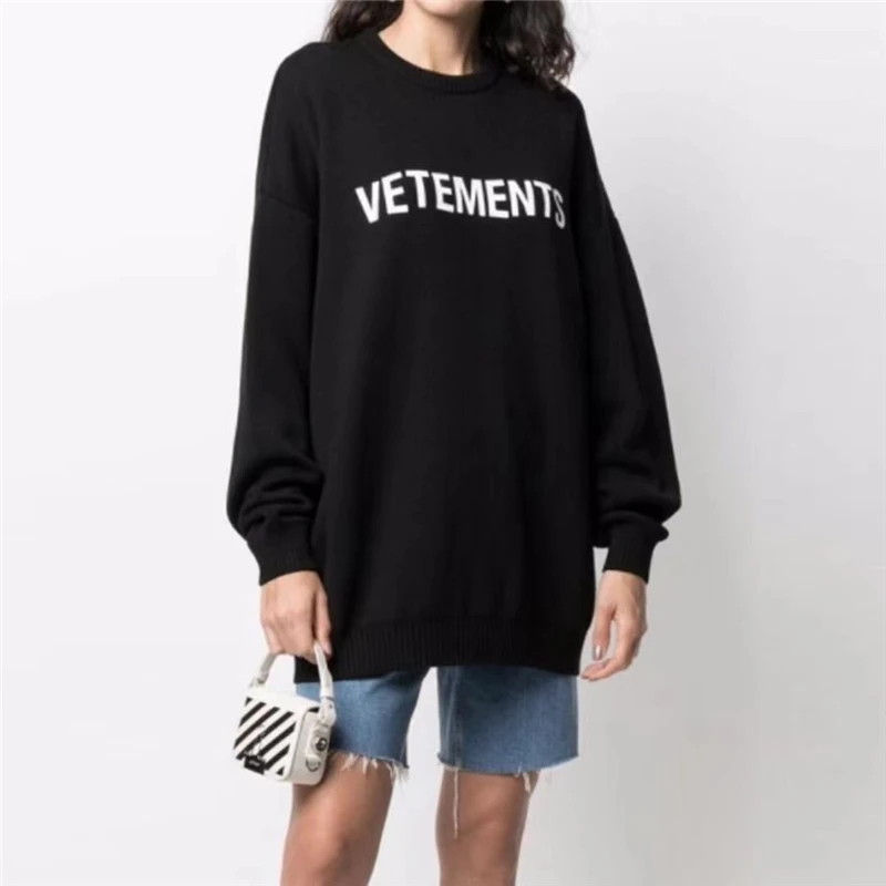 VETEMENTS Allover Logo Sweater Men Women 1:1 High Quality Sweatshirts Vetements Crewneck Hoodie Thick material VTM Inside Tag cardigan male