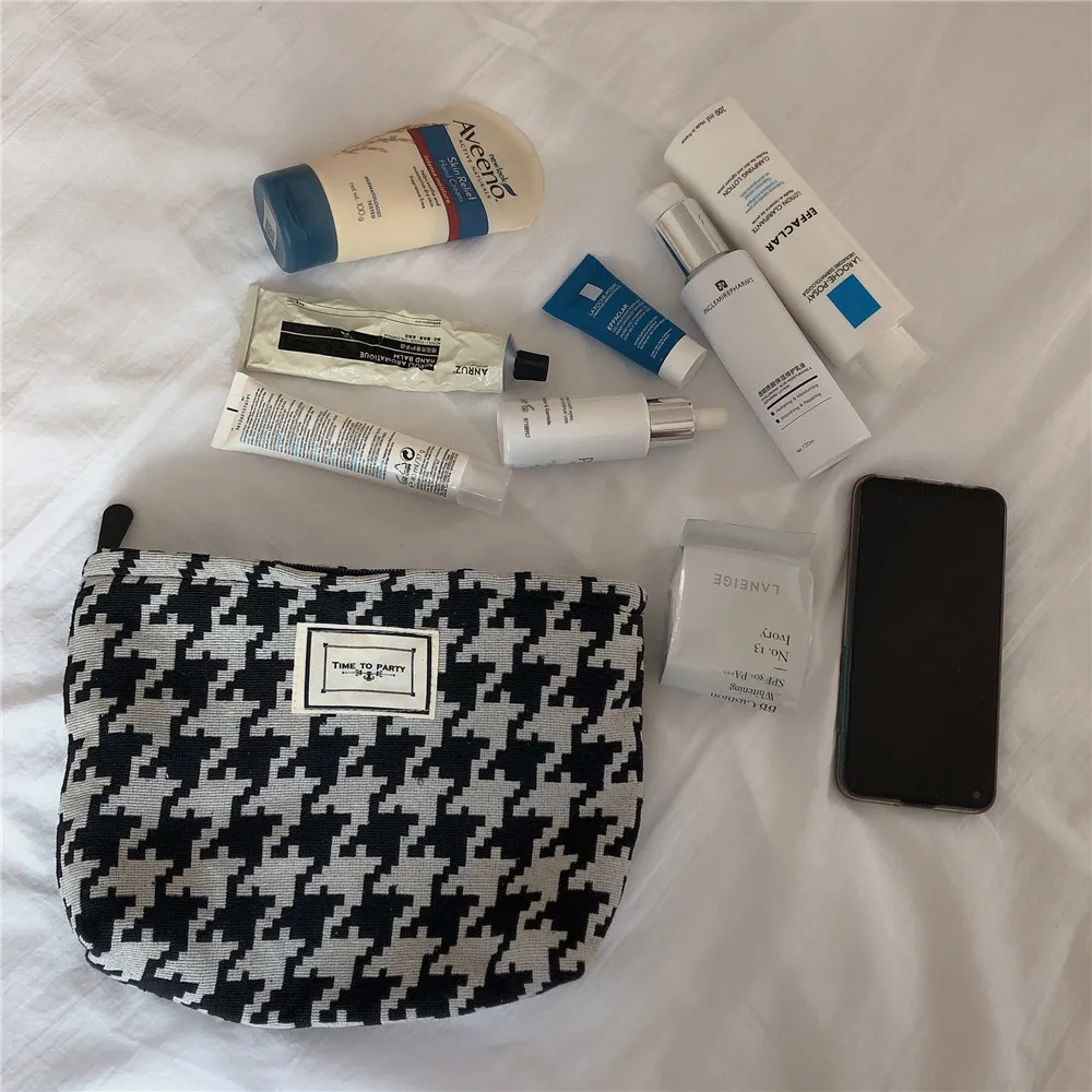 Black and White Women's Fashion Handbag Zipper Mobile Cosmetic Storage Bag Organizer Canvas Makeup Toiletry Clutch Mask Storage