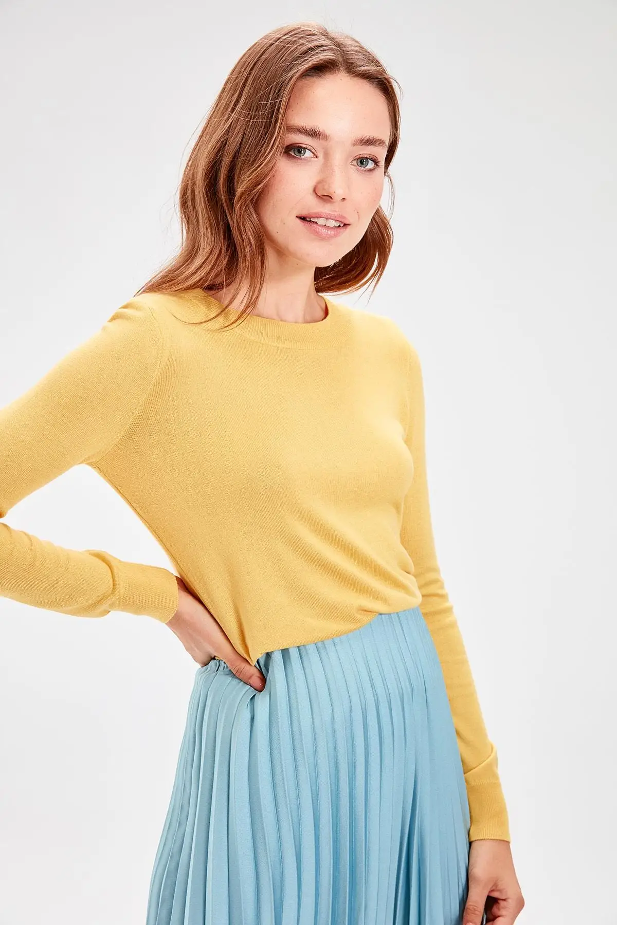 

Trendyol Yellow Basic Sweater Sweater TWOAW20KZ0469