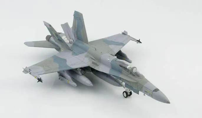 Мастер хобби Макдоннелл Дуглас Ф/A-18C Hornet Kuwait Air Force 25 Sqn #428 Ahmed al Jaber AB 1/72 модель