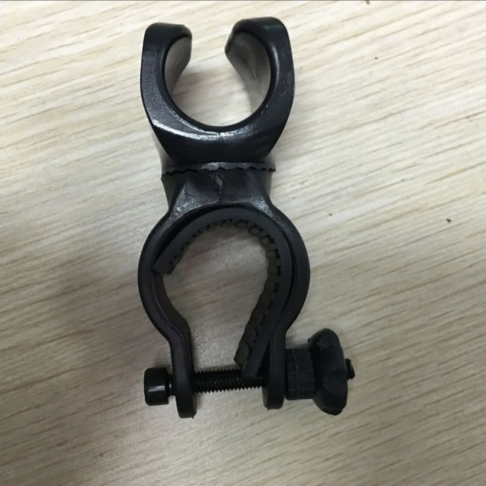 

Bike Cycling 360 Degrees Rotatable Bicycle Clamp LED Flashlight Torch Light Holder Tight