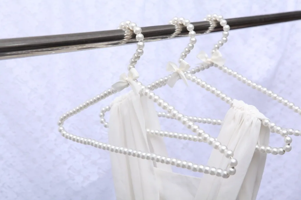 Anti-Rust Beaded Metal Clothing Clothes Hanger Decorative Clothes Hanger Coat Trouser Dress Pants Hook Rack White
