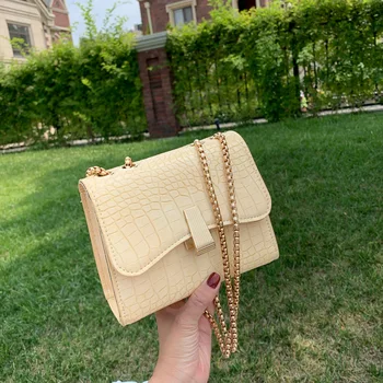

2020 new female bag chain bag small bag summer wild ins shoulder messenger bag fashion small square bag Sheng Shi