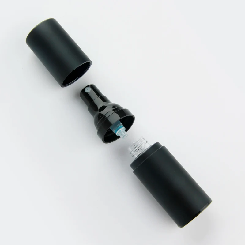 20 개/몫 15ML 30Ml 50ML 플라스틱 에멀젼 병 스프레이 병 매트 블랙 진공 병 에어리스 펌프 진공 컨테이너
