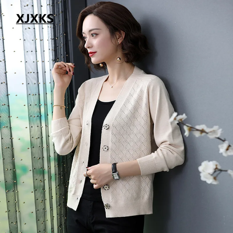 

XJXKS 2019 autumn winter new fashion V-neck single-breasted women sweater cardigan cashmere knitted cardigan women sweater