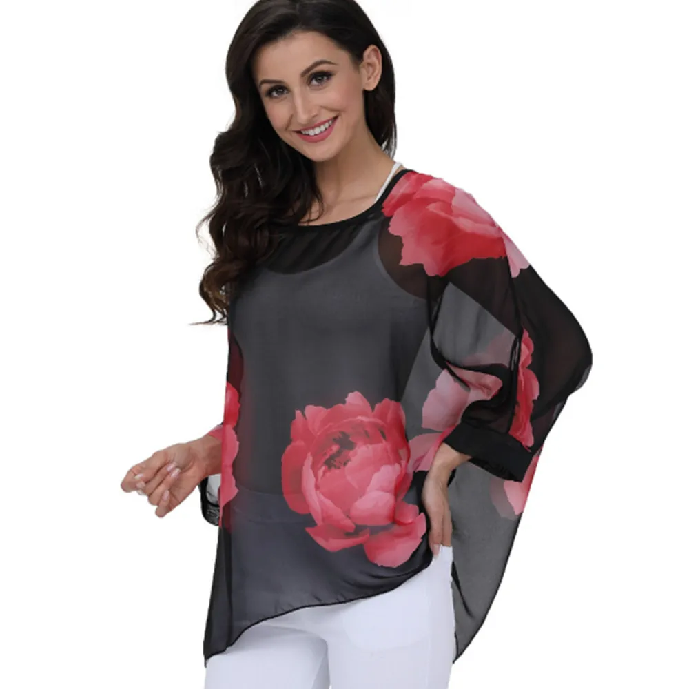 Chemise Élégante Femme Bleue À Rayures Avec Inserts Blancs En Contraste
