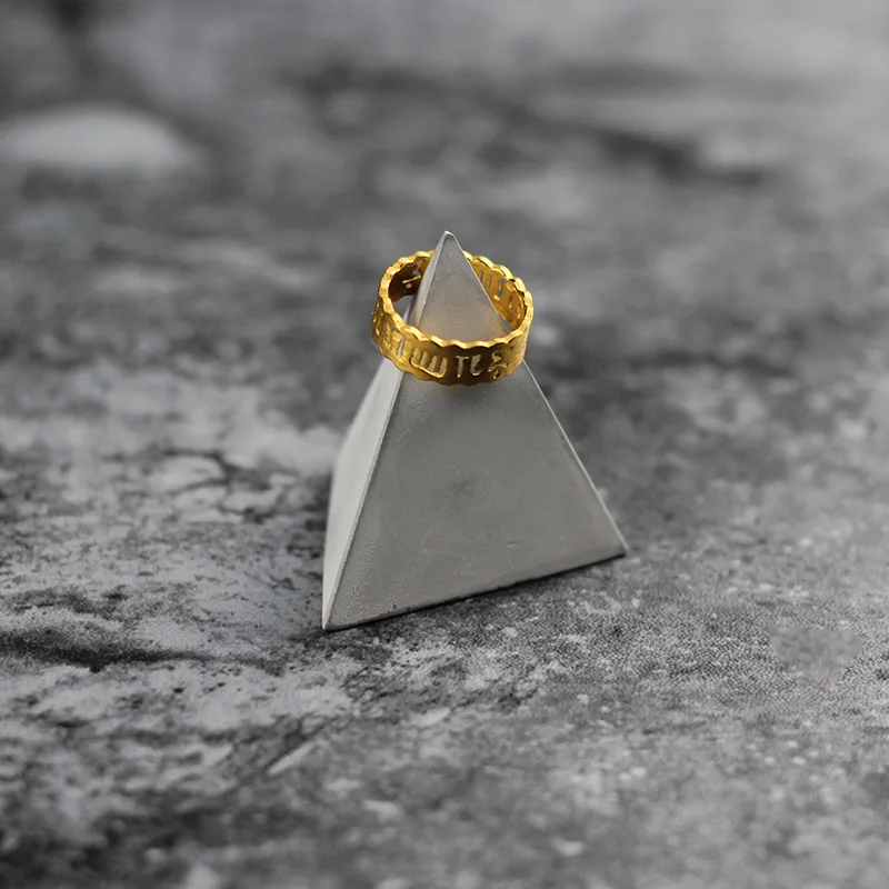 Cement Ring Holders Ornaments Mold Silicone Concrete Pyramid Shape Jewelry Display Stand Mould DIY Decoration Tool