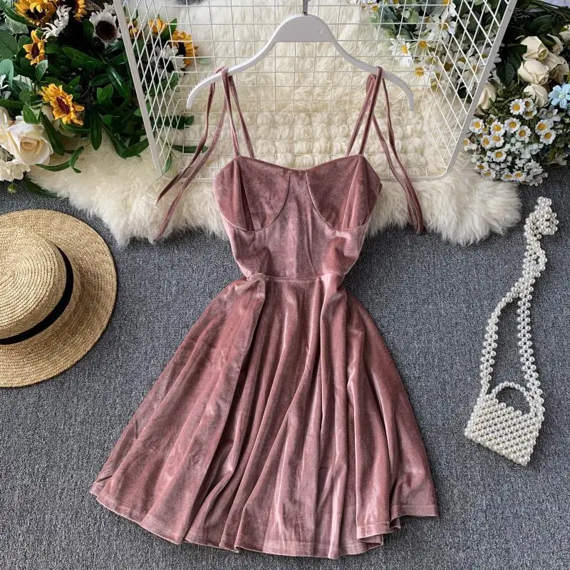 

Foamlina Velvet Dress Vintage Style Bowtie Spahgetti Strap Party Dress 2019 New Autumn Sexy Sleeveless A Line Mini Club Dress
