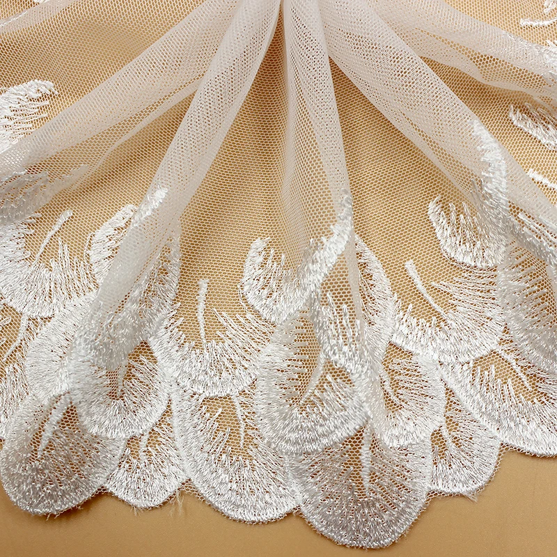 Stoff, weiße Blume, bestickter Tüll, Netzstoff, Spitzenbesatz für Nähzubehör, bestickter Besatz, schöner Spitzenstoff zum Selbermachen – Detail 1