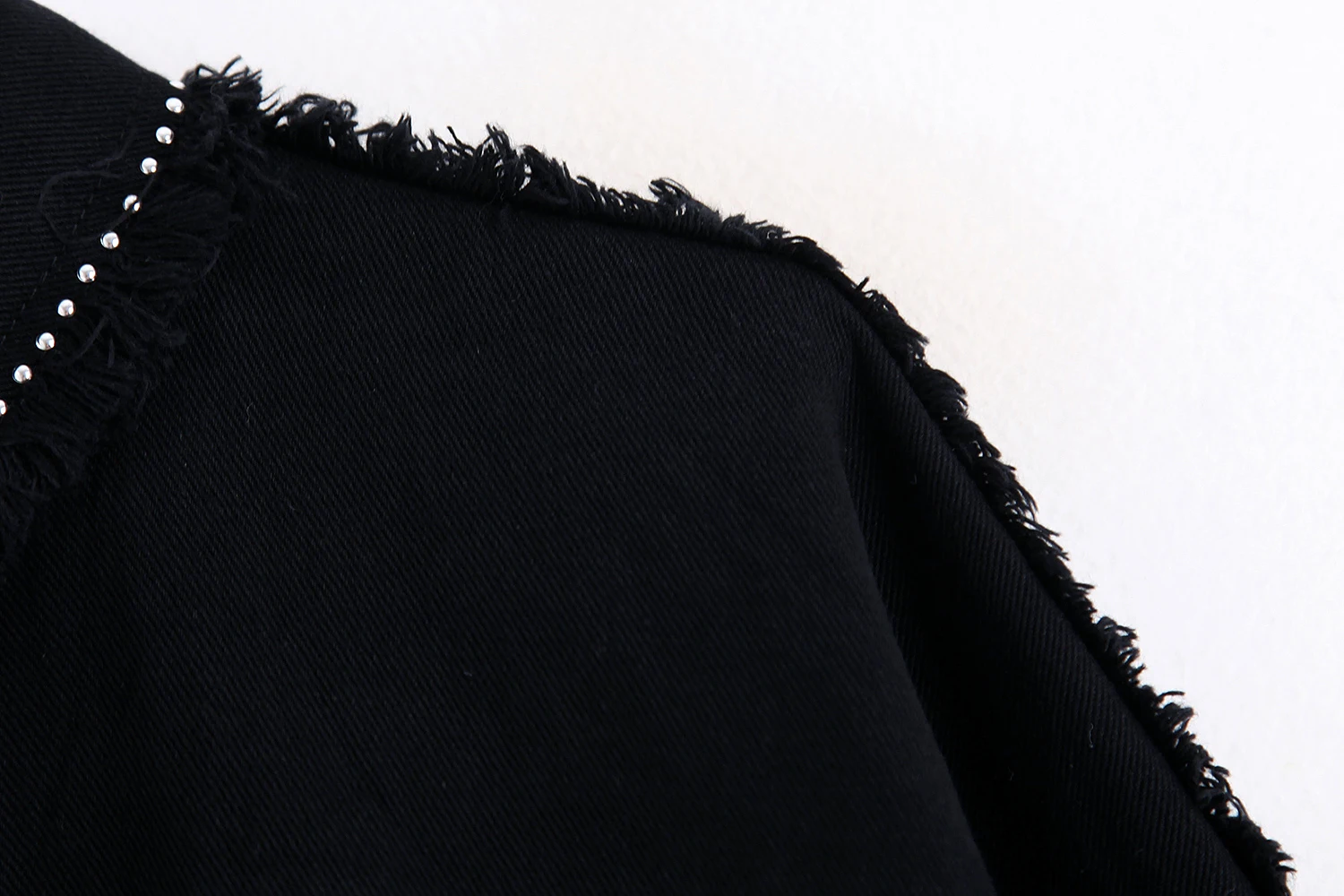 TRAF Женская Стильная джинсовая куртка с кисточками и бусинами больших размеров, пальто, винтажная модная верхняя одежда с длинными рукавами и потертой отделкой, шикарные свободные топы