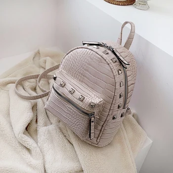 

Backpack For Gilr Fashion Rivet School Bags Pu Leather Bags Backpack Women Black Teenage Lady's mochila sac a dos