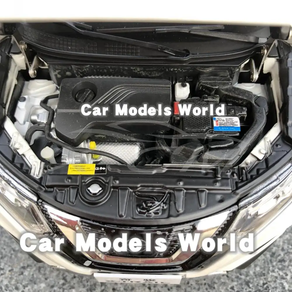 Литая модель автомобиля для нового X-Trail 1:18(белый)+ маленький подарок