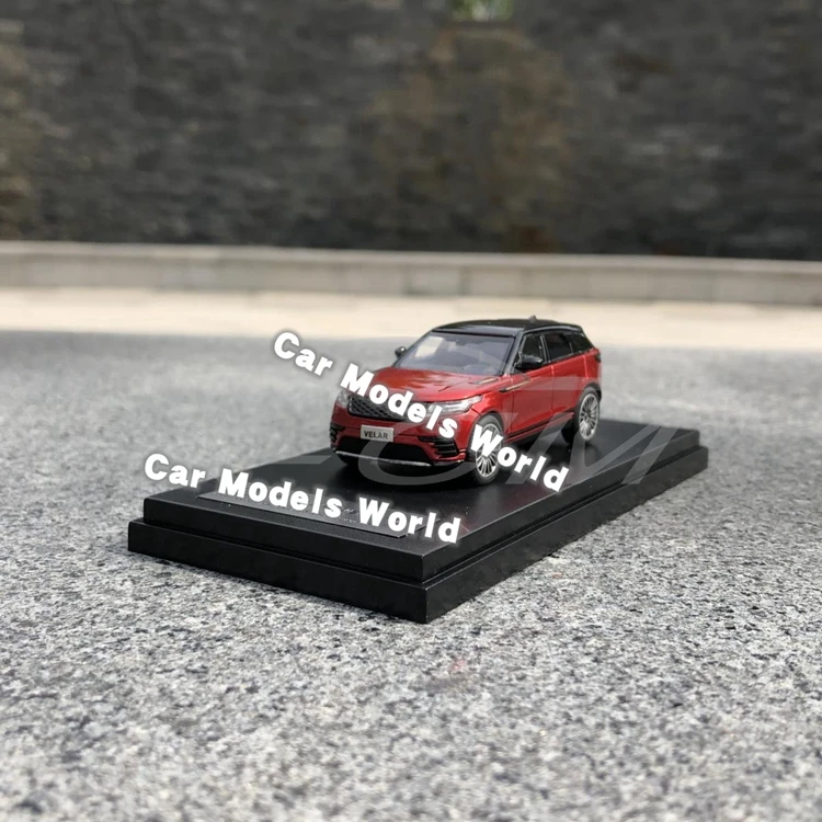 Литая под давлением модель автомобиля для ЖК-моделей Velar 1: 64(красный)+ маленький подарок