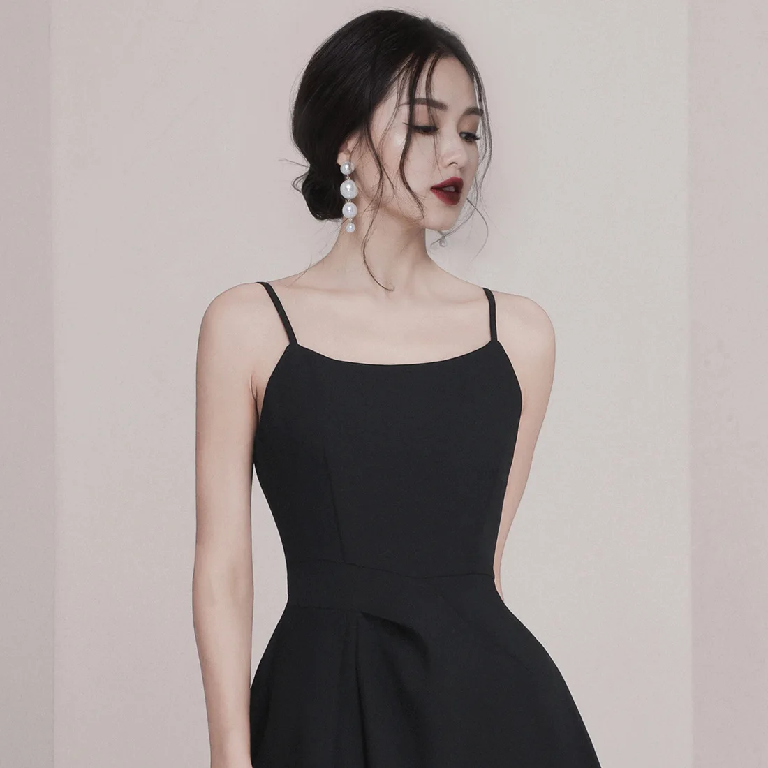 2019 Herfst Nieuwe Stijl Mode Europa En Amerika Dames Jurk Hemdje Off-Schouder Taille Knuffelen Slim Fit Een- lijn-Zwart En Wh