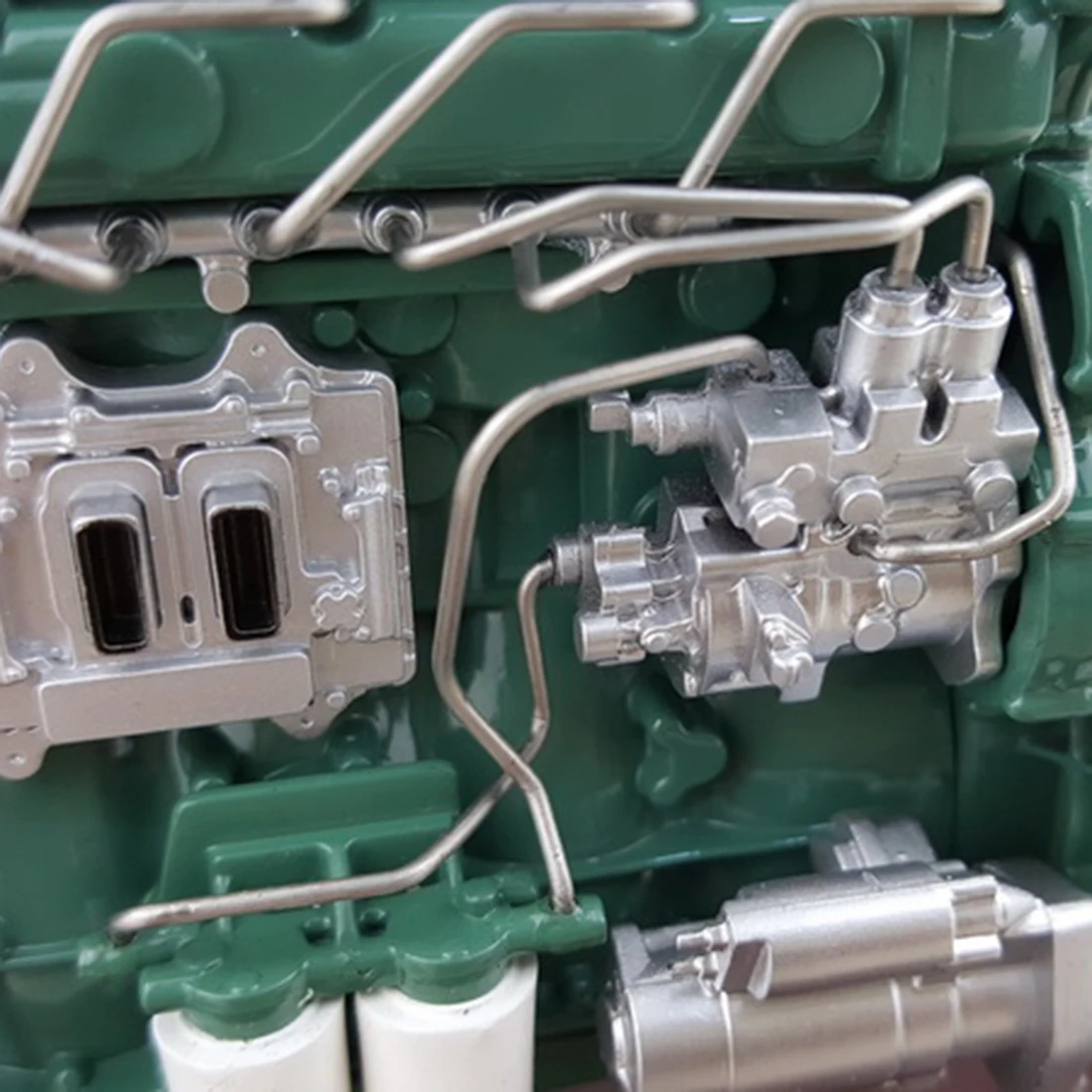 1/12 CA6DM3 13L J7 Diesel Engine Model- Collector Edition(Not Include Dust Box