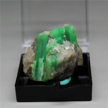 

100% Natural rare Emerald mineral specimen stones and crystals healing crystals quartz gemstones send box