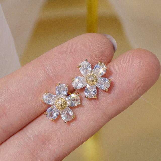 Korea Sweet Cute Flower Crystal Temperament Geometric Shiny Zircon Earrings Statement Earrings for Women Girl Pendientes