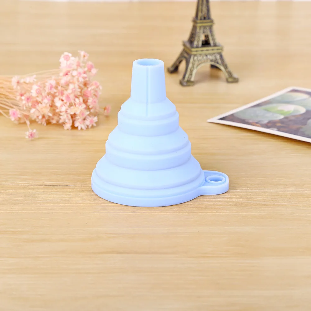 Blue1 Creative household liquid dispensing funnel Home Mini folding telescopic long neck funnel Kitchen Tools - Цвет: Blue1