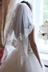Cheap Two Layers Short Wedding Veils With Appliqued Edge Tulle Elbow Length Bridal Veil With Comb For Bridal
