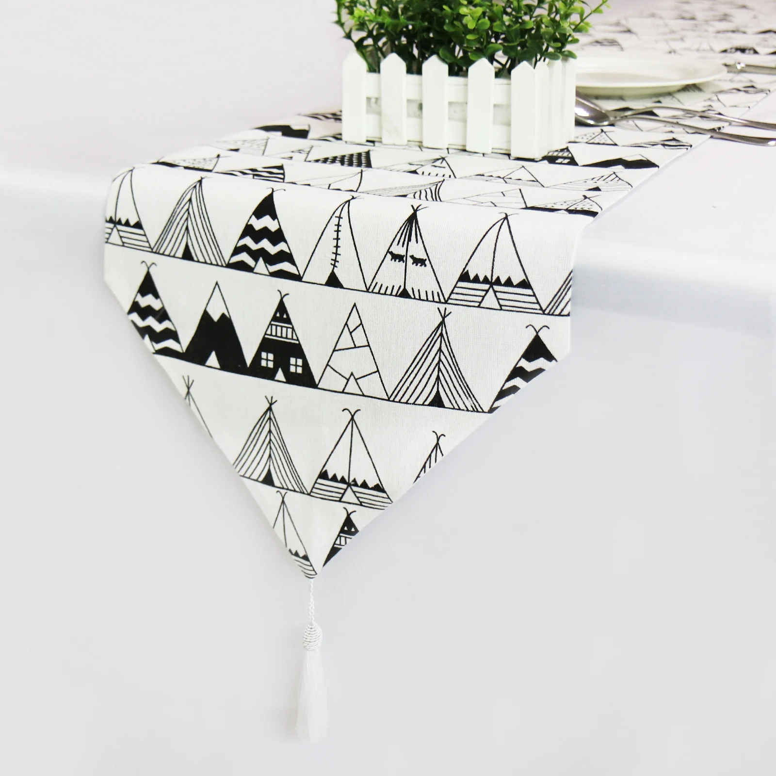 1pcs Table Runner Linen Christmas Decoration Dining Table Flag Tablecloths Placemat for Home Hotel Festival Decoration