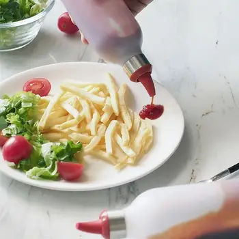 

3pcs Jam Squeeze Bottle Ketchup Salad Bottle Salad Dressing Bottle Sauce Dispensers (Random Color)