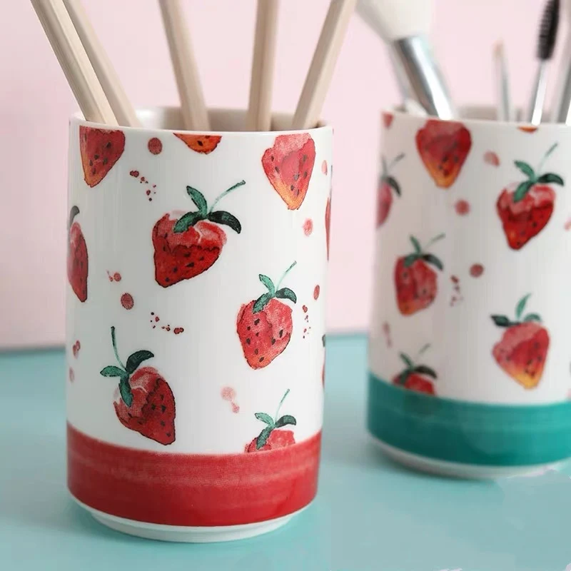 Desktop Debris Storage Jar Strawberry Pattern Brush Pen Storage Holder Makeup Cotton Swab Storage Box Ceramic Craft Decor